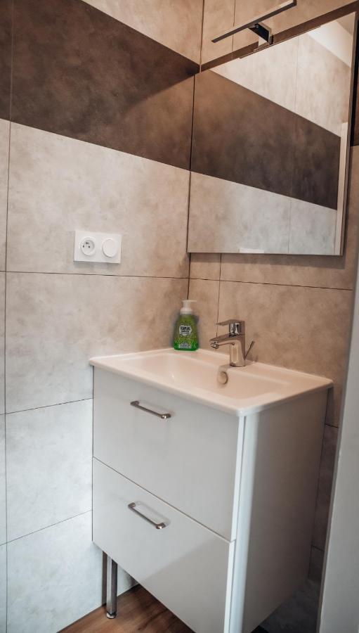 Appartement Neuf, Moderne Et Confortable! Ernée Exterior foto